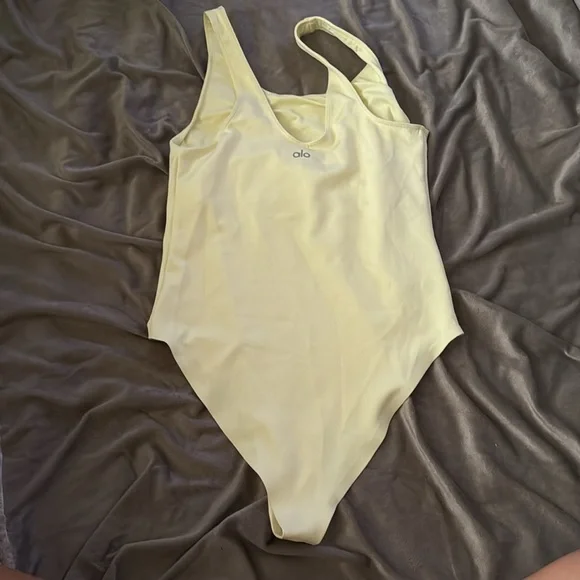 EUC vintage Alo yoga goddess bodysuit - Picture 2 of 4